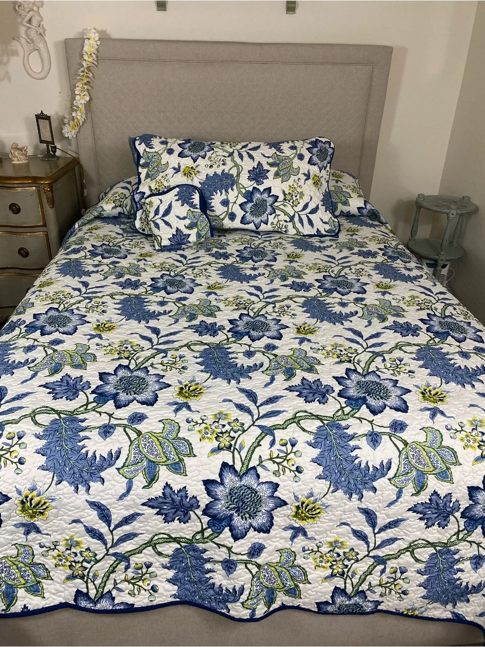 Waverly 3 pc King Blue and Green Floral Quilted Bedspread Like New